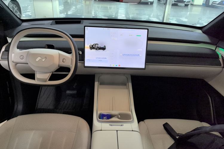 Used ONVO L60 2024 60 kWh Rear-Drive Version Center Console