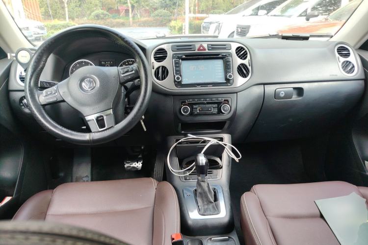 Used Volkswagen Tiguan 2012 1.8TSI Automatic Two-Wheel Drive Elite Edition Center Console