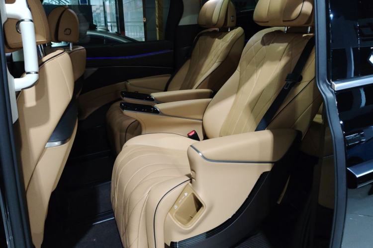 Used Denza D9 2024 DM-i 980 Four-Wheel Drive Prestige Model
