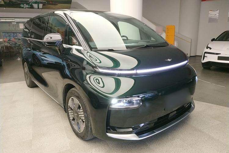 Used Geely Galaxy LEVC L380 2024 140-Degree 6-Seater All-Wheel-Drive Ultra
