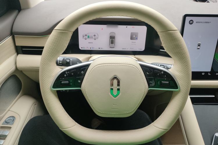 Used Hima AITO M7 2024 1.5T Intelligent Driving All-Wheel Drive Pro Version 5 Seats Ternary Lithium Battery Steering Wheel