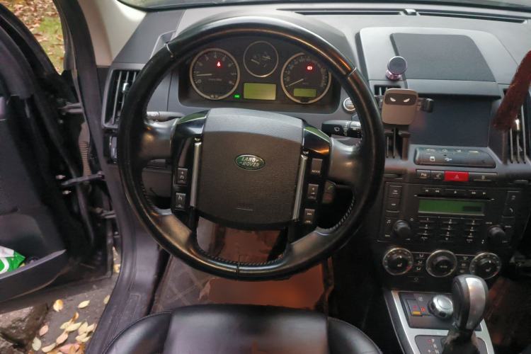 Used Land Rover Freelander 2 2011 3.2L i6 HSE Gasoline Edition Steering Wheel