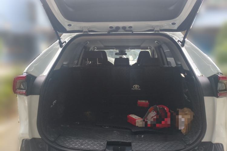 Used Toyota Wildlander 2024 2.0L CVT Two-Wheel Drive Luxury PLUS Edition
