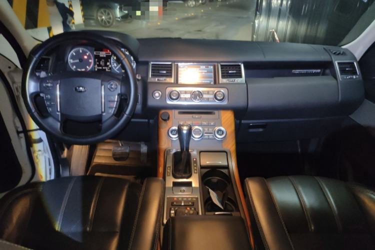 Used Land Rover Range Sport 2013 3.0 TDV6 Diesel Edition Center Console