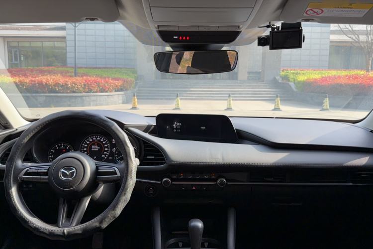 Used Mazda 3 Axela 2021 2.0L Automatic Zhiqing Edition Interior 4