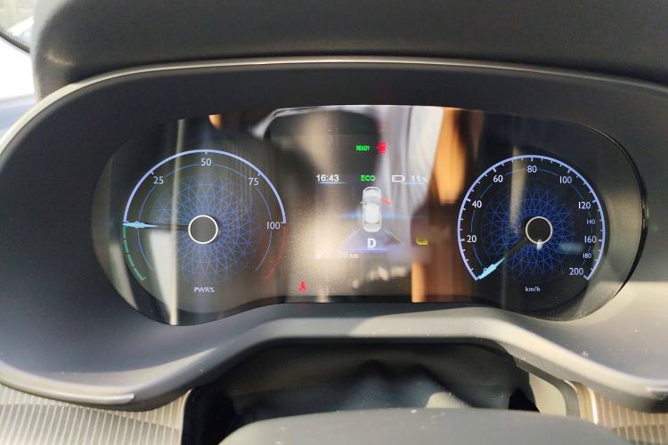 Used Hongqi E-QM5 2022 431 km Charge & Enjoy Edition