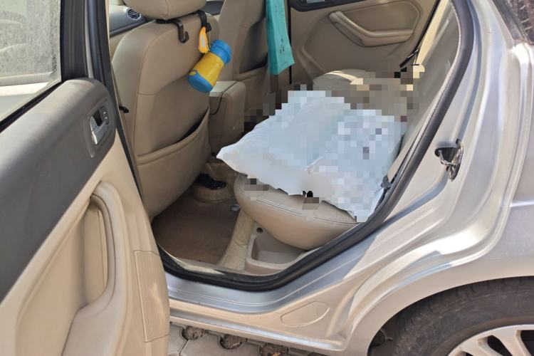 Used Ford Focus 2013 Sedan Classic 1.8L Automatic Fashion Edition
