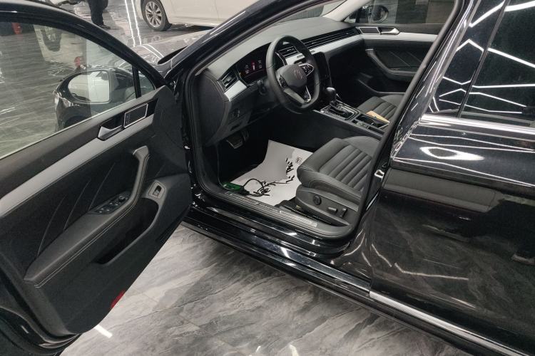 Used Volkswagen Magotan 2025 Zhongxiang Version 280TSI DSG Comfort Edition