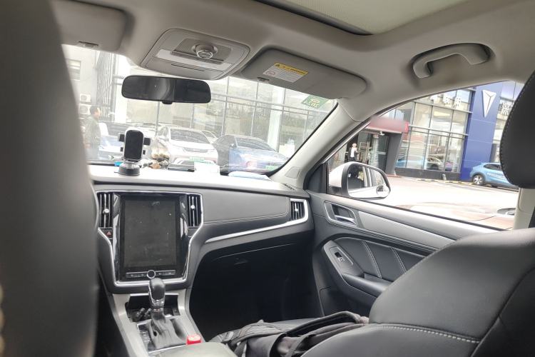 Used Roewe RX5 2019 20T Two-Wheel Drive Automatic 4G Connected Platinum Edition Headliner