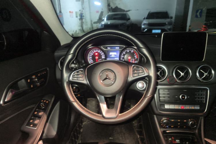 Used Mercedes-Benz GLA 2018 GLA 200 Fashion Model Steering Wheel
