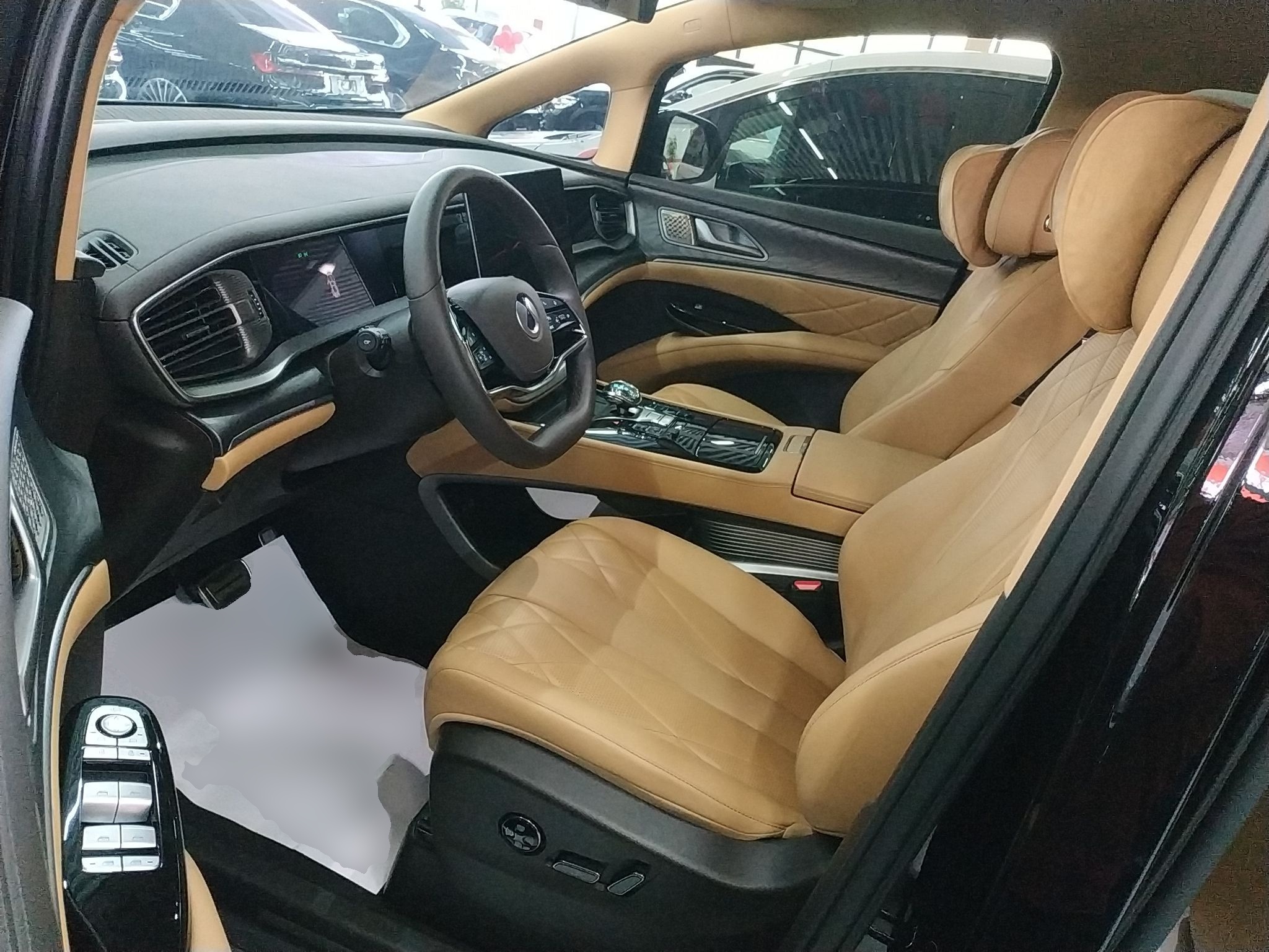 المقاعد الأمامية داخل السيارة