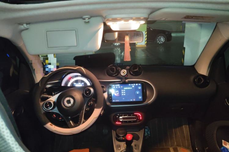 Used smart fortwo 2019 0.9T 66kW Hardtop Wind Power Edition China VI Center Console