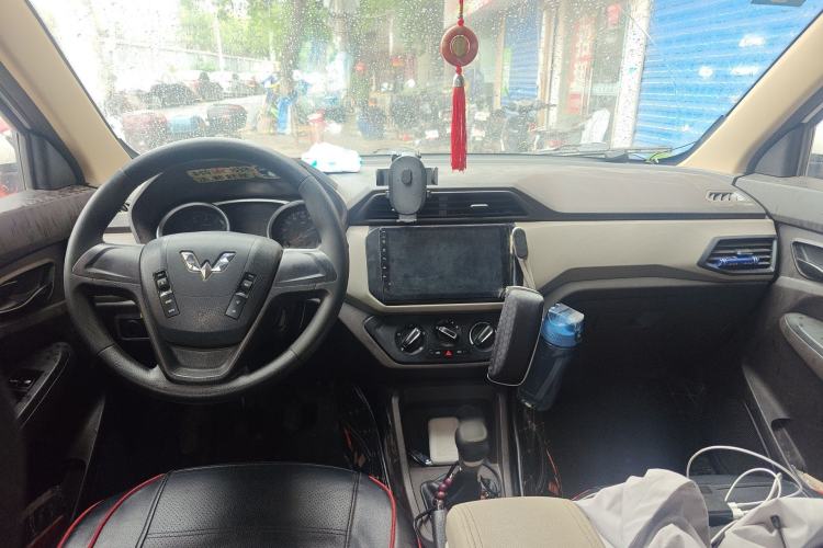 Used Wuling Hongguang 2018 1.5L S Standard Version L2B Center Console