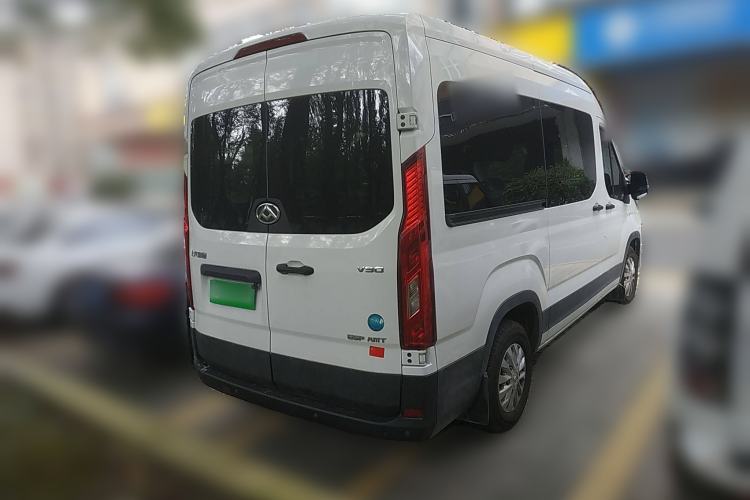 Used SAIC MAXUS Xintu V90 2022 2.0T AMT Yunjie Front-Wheel-Drive Long Wheelbase High-Roof Single-Tire Rear 7-Seater
