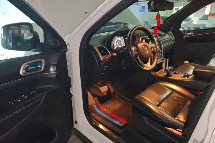 Used Jeep Grand Cherokee 2014 3.6L Elite Navigation Edition Driver Seat