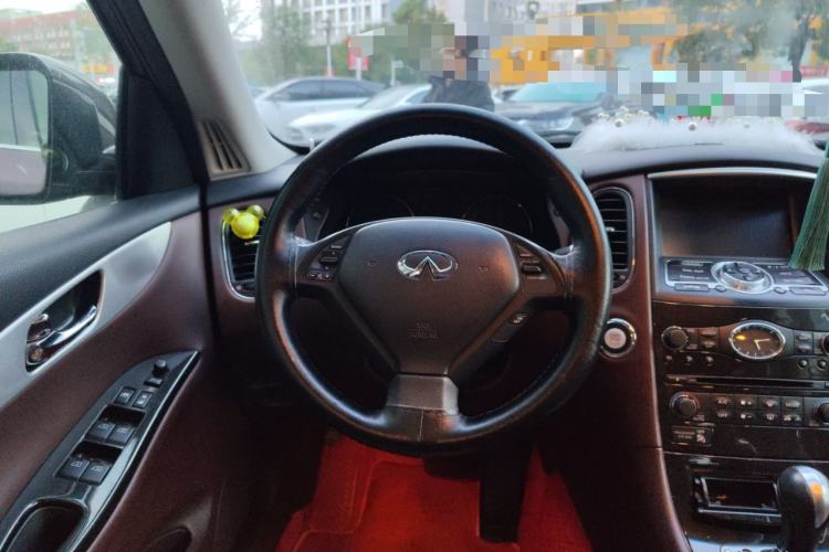 Used Infiniti QX50 2013 2.5L Two-Wheel-Drive Elegant Edition
