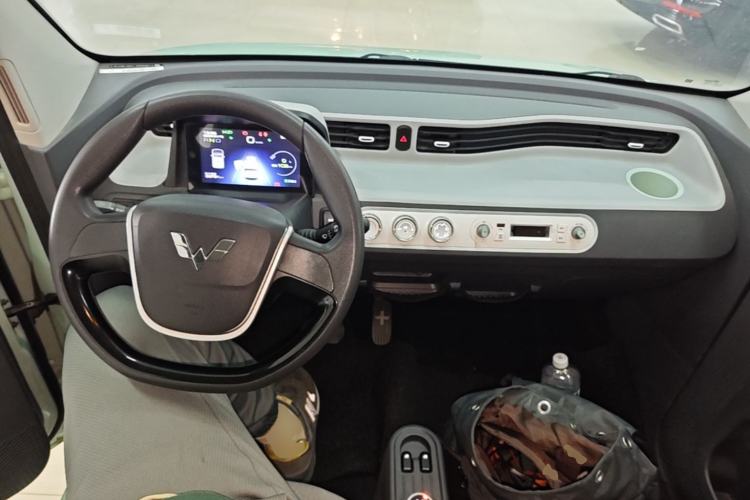 Used Wuling Hongguang MINIEV 2022 Macaron Premium Model – Lithium Iron Phosphate Center Console