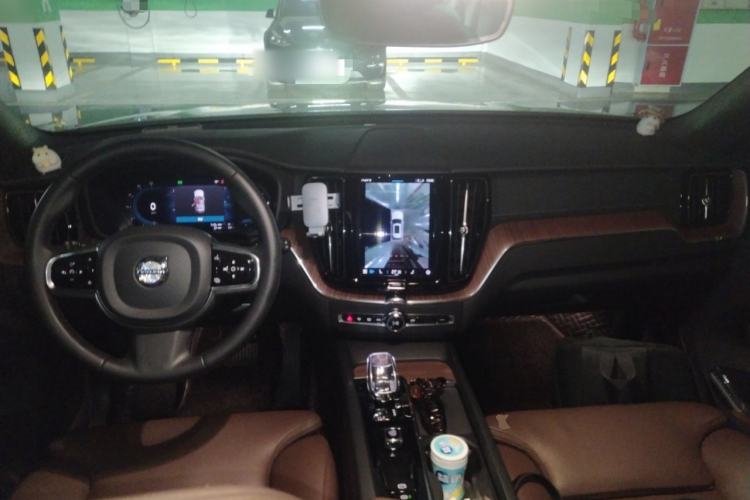 Used Volvo XC60 New Energy 2024 T8 Plug-in Hybrid Long-Range All-Wheel Drive Smart Luxury Edition
