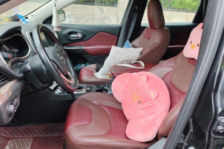 Used Jeep Cherokee 2016 2.0L Leading Edition Left Front Seat