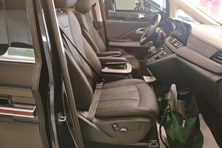 Used Hongqi HQ9 PHEV 2024 2.0T Four-Wheel Drive Business Edition Right Front Seat