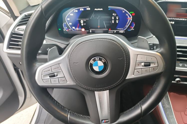 Used BMW X5 2022 xDrive 30Li Luxury M Sport Package Steering Wheel