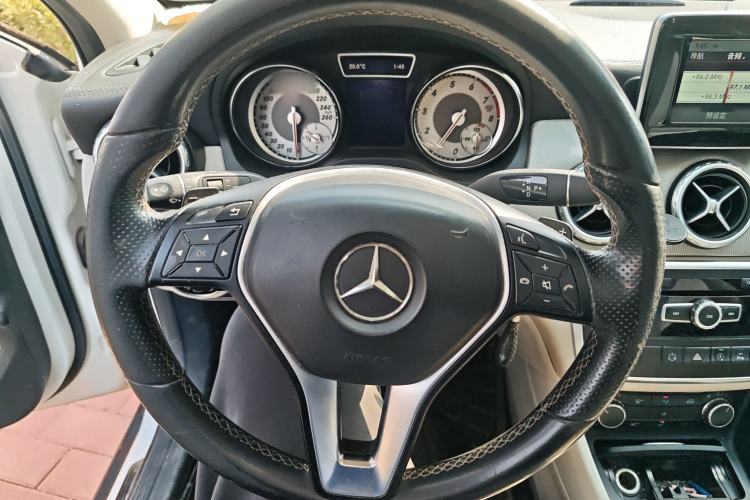 Used Mercedes-Benz GLA 2015 GLA 220 4MATIC Fashion Model