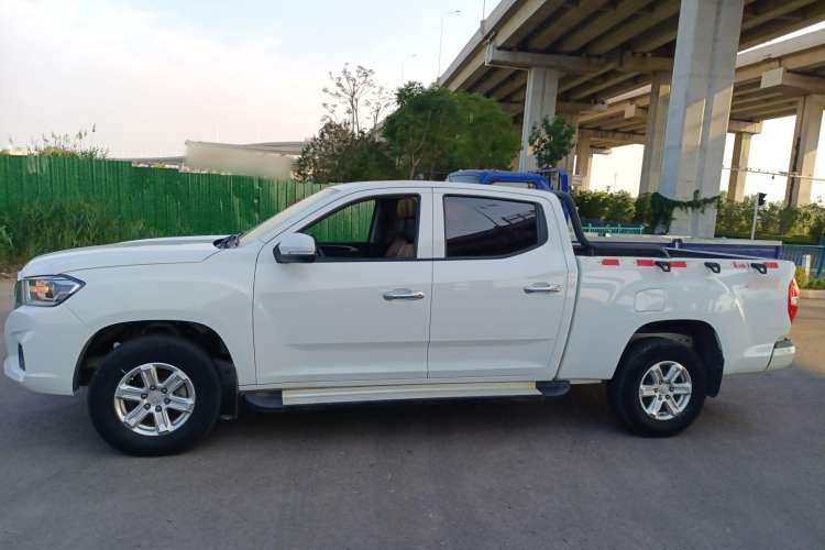 Used SAIC MAXUS T70 2020 2.0T Diesel Automatic 4x4 Commemorative Edition with Long Bed and High Ground Clearance
