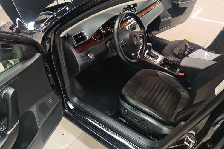 Used Volkswagen Magotan 2012 Travel Edition 2.0 TSI Comfort Version Driver Seat