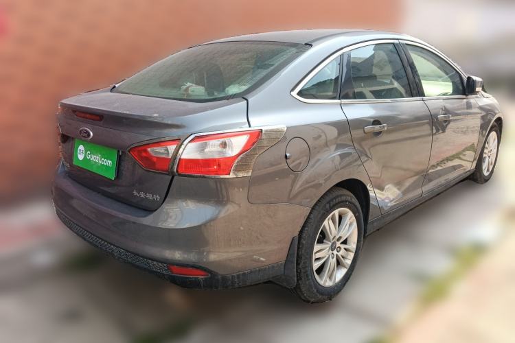 Used Ford Focus 2012 Sedan 1.6L Manual Comfort Model
