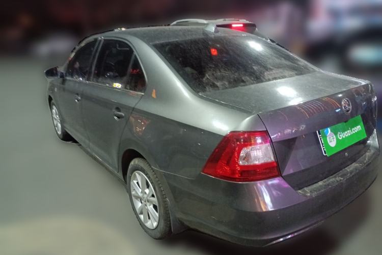 Used Skoda Rapid 2015 1.6L Automatic Smart Selection Model
