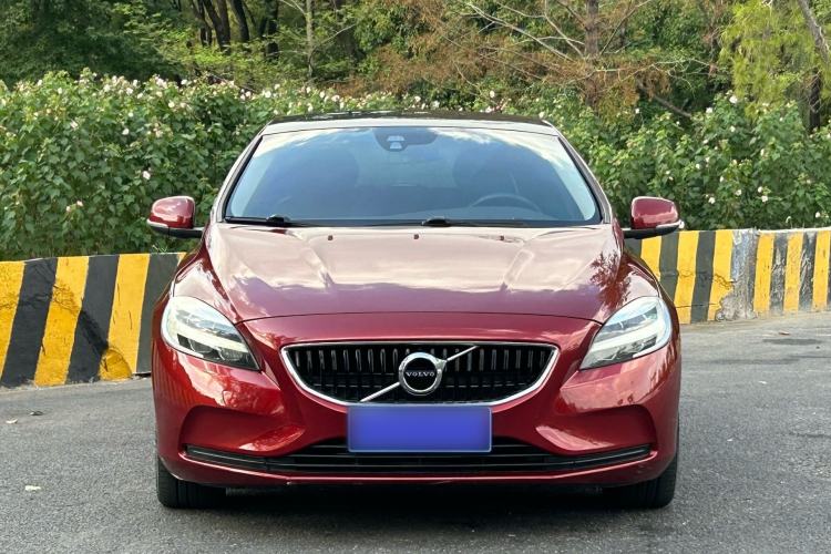 Used Volvo V40 2017 T3 Zhiyi Edition
