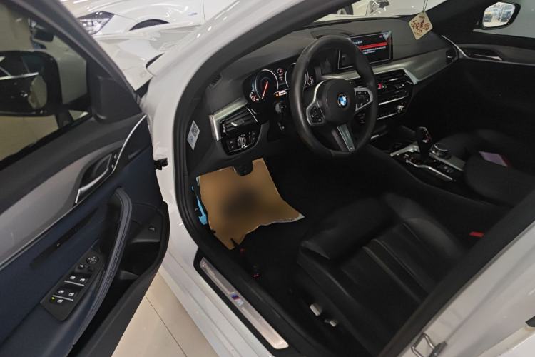 Used BMW 5 Series (Import) 2018 525i M Sport Package

