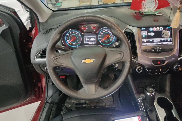 Used Chevrolet Cruze 2017 1.5L Automatic Pioneer Sunroof Edition
