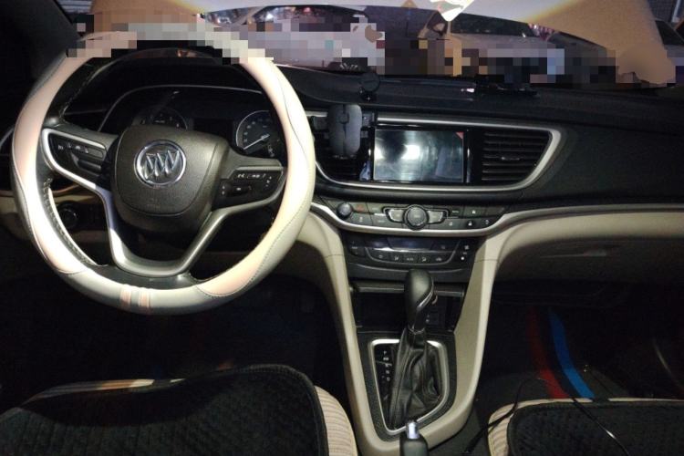 Used Buick GT 2019 15T Dual-Clutch Connected Elite Model China VI Center Console