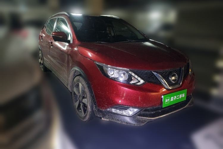 Used Nissan Qashqai 2016 2.0L CVT Luxury Edition Front Right 45 Deg