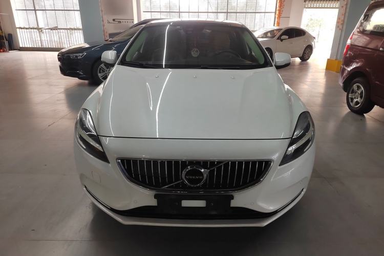 Used Volvo V40 2017 T3 Zhiya Edition
