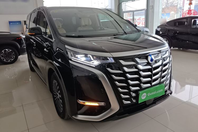 Used Denza D9 2025 Model DM-i Two-Wheel Drive Prestige Edition