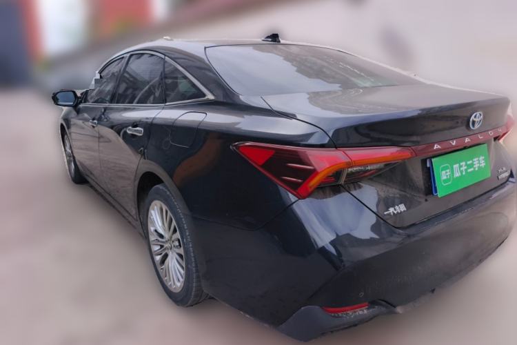 Used Toyota Avalon 2019 Dual-Engine 2.5L XLE Prestige Version China VI Standard

