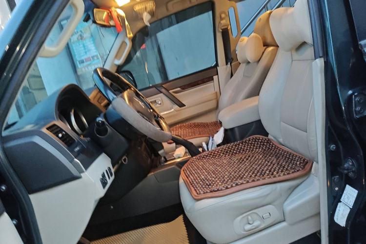 Used Mitsubishi Pajero 2012 3.0L Elite Upgrade Edition
