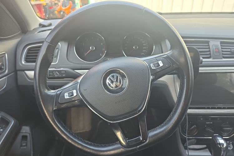 Used Volkswagen Lavida 2017 1.6L Automatic Comfort Edition Steering Wheel