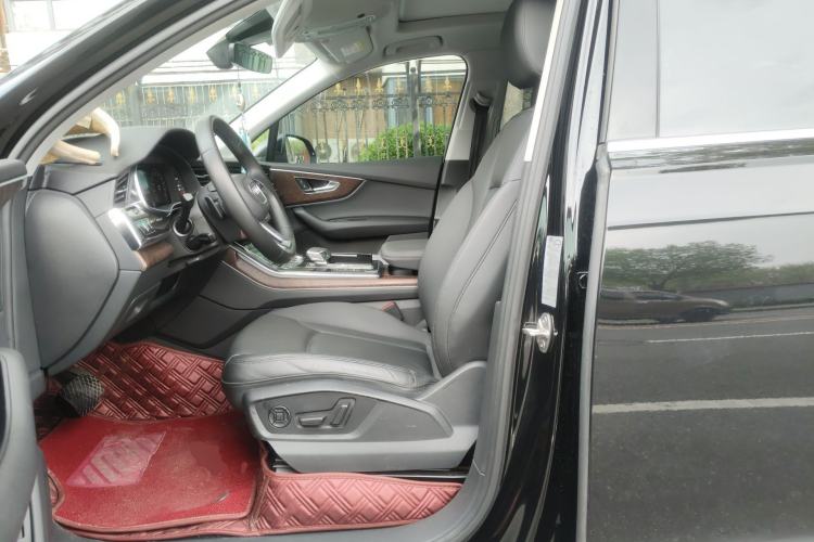 Used Audi Q7 2022 55 TFSI quattro S line Sport model Left Front Seat