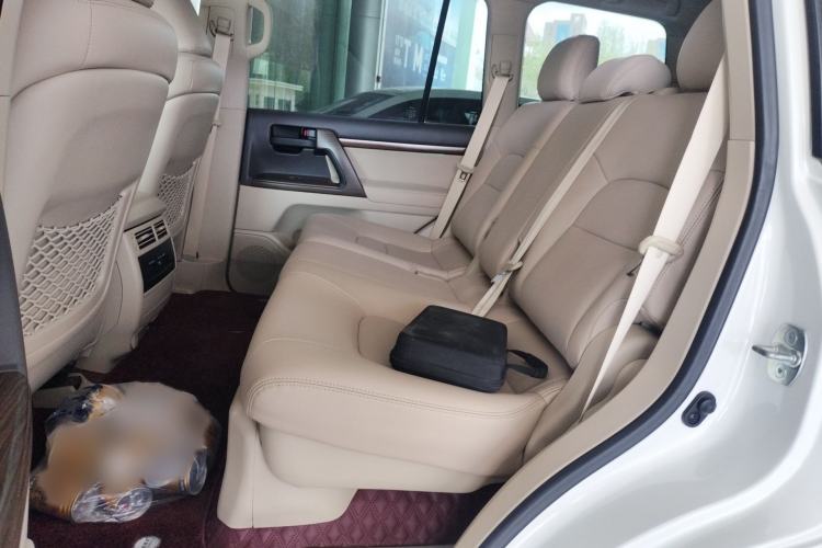 Used Toyota Land Cruiser  Interior 4