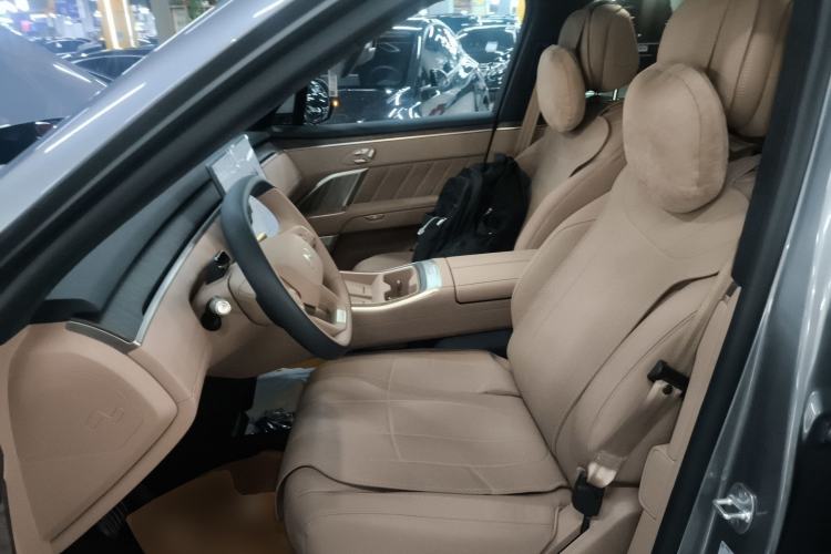 Used ONVO Luxeed L90 2025 Model—Max Six-Seater Version
