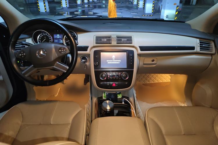 Used Mercedes-Benz R-Class 2015 R 320 4MATIC Luxury Model