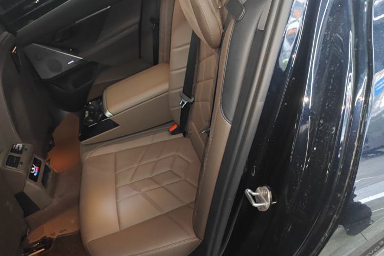 Used BMW 5 Series 2024 525Li Luxury Package