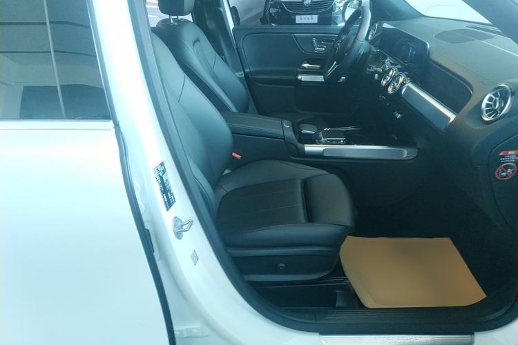 Used Mercedes-Benz GLB 2021 GLB 200 Fashion Model Right Front Seat