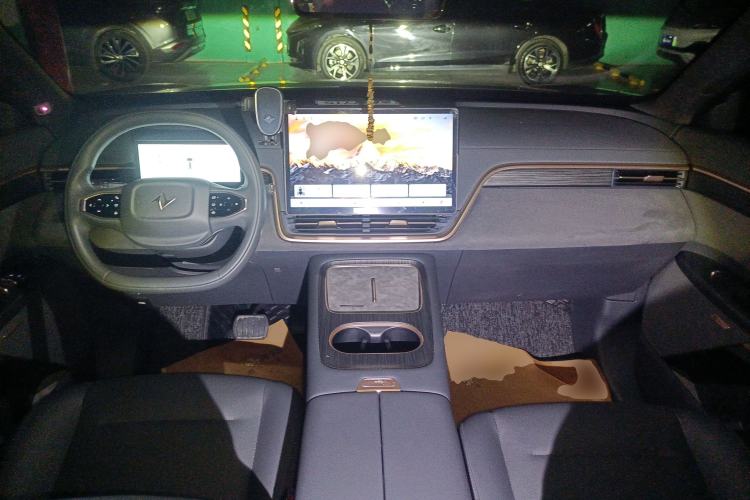 Used Dongfeng eπ eπ008 2024 210Max Range-Extended Version 6 Seats Interior 2