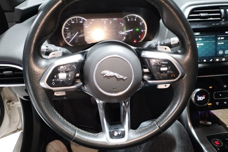 Used Jaguar XEL 2020 2.0T 200PS R-DYNAMIC Youth Sports Edition Steering Wheel