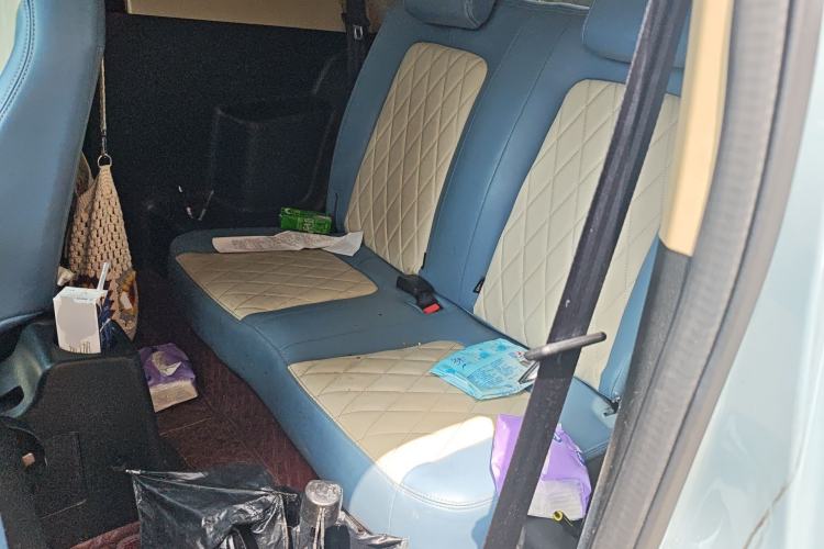 Used Brilliance Xinri i03A 2021 318 km 31.45 kWh Left Rear Seat