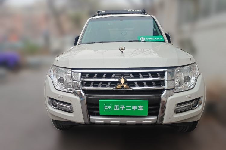 Used Mitsubishi Pajero  Front